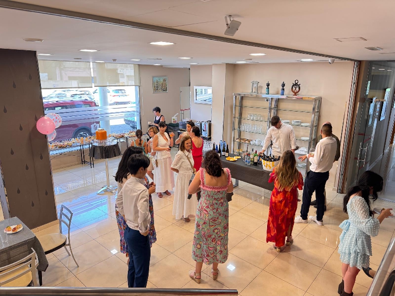 Ampliar Salón Eventos