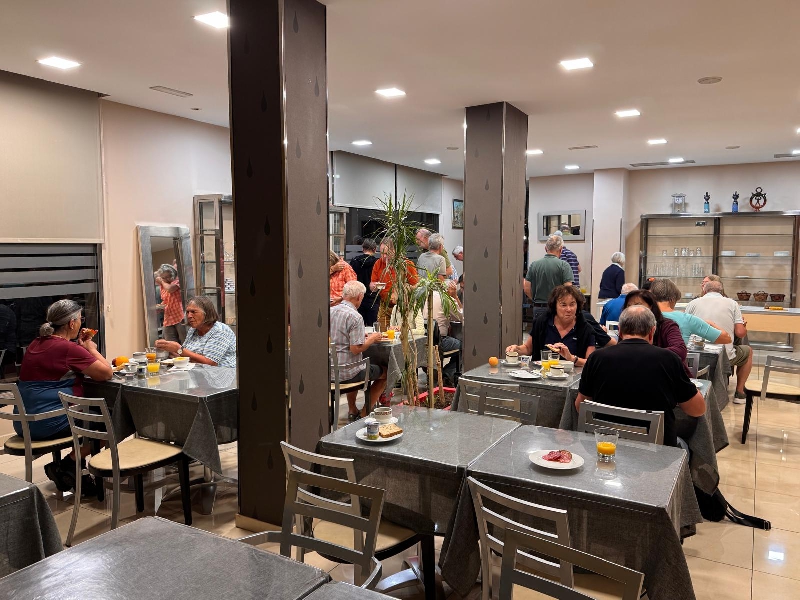 Ampliar Desayuno Buffet